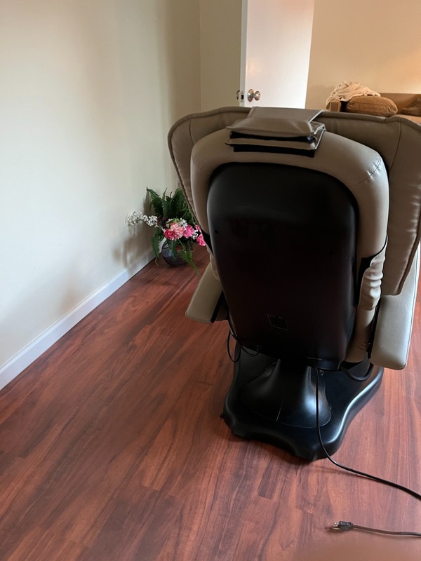 Ht-100 Human Touch Robotic Massage Chair Recliner Beige gallery