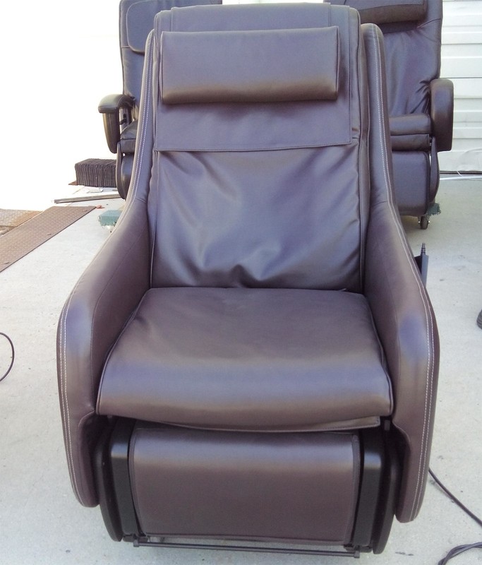 100-ZG40-002 Human Touch ZeroG 4.0 Zero Gravity Immersion Massage Chair Recliner gallery