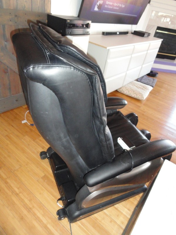 MASSAGE CHAIR RECLINER FULL VERTICAL iREST SL-A31 SHIATSU KNEADING FULL BODY gallery