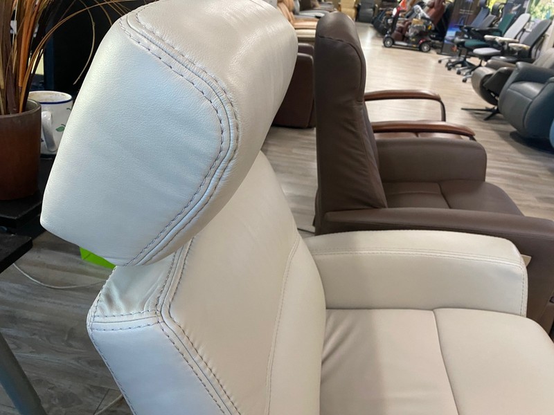 IMG Divani RM325 Large Power Wallsaver Recliner Chair Trend T417 Cinder Leather gallery