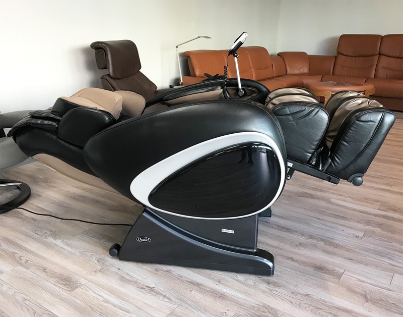 Black Color Osaki OS-4000 Zero Gravity Massage Chair Recliner + 5 Year Warranty