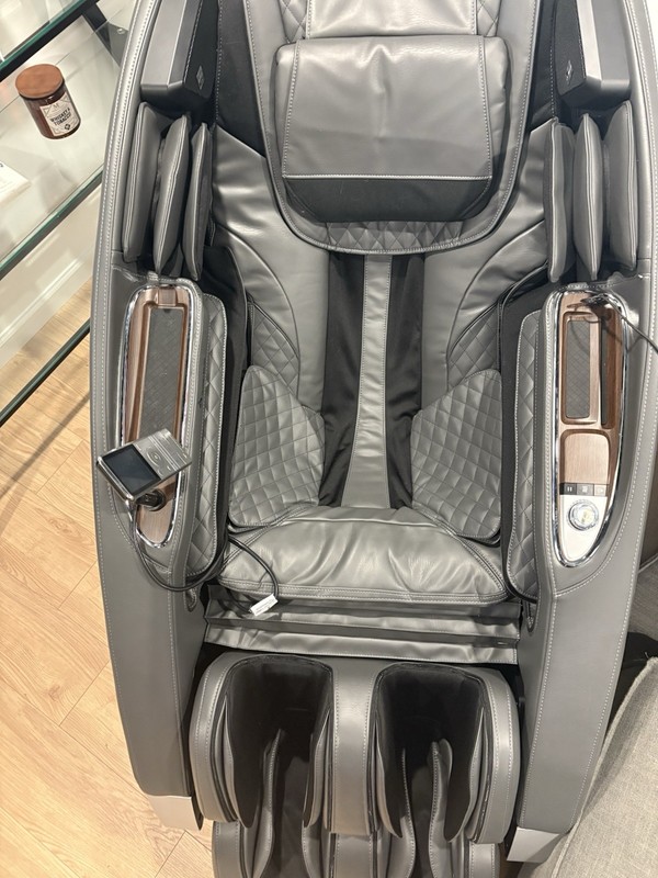 Human Touch Super Novo Zero Gravity 4D S & L Track Massage Chair Recliner gallery