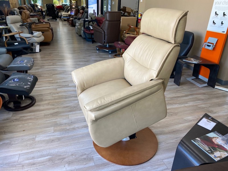 IMG Sedona Ergo Lift Chair Recliner Medium Relaxer - 2 motor Trend Sand Leather gallery