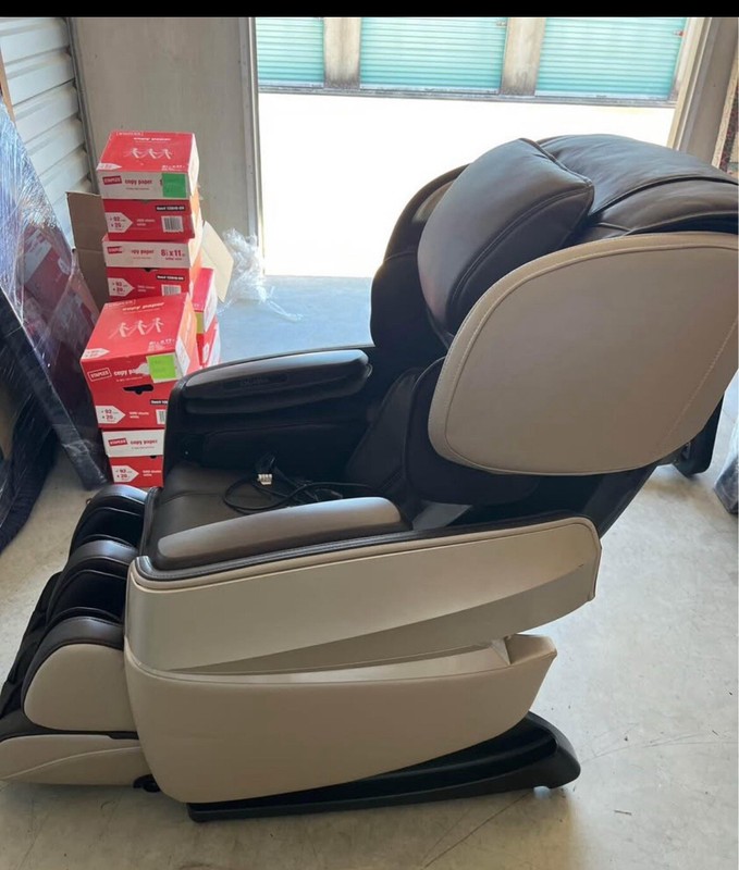OGAWA 2 Stage Zero Gravity Massage Chair gallery