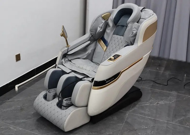 Luxury Full Body 8D Zero Gravity Massage Chair Heating Head Foot 180° Bluetooth