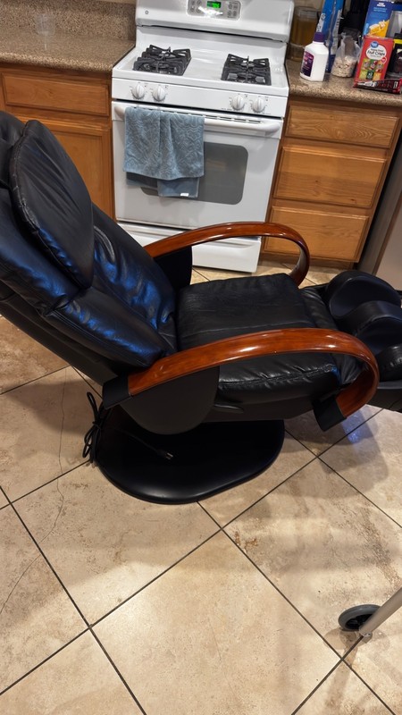 High-quality HTT (Human Touch Technology) massage chair gallery