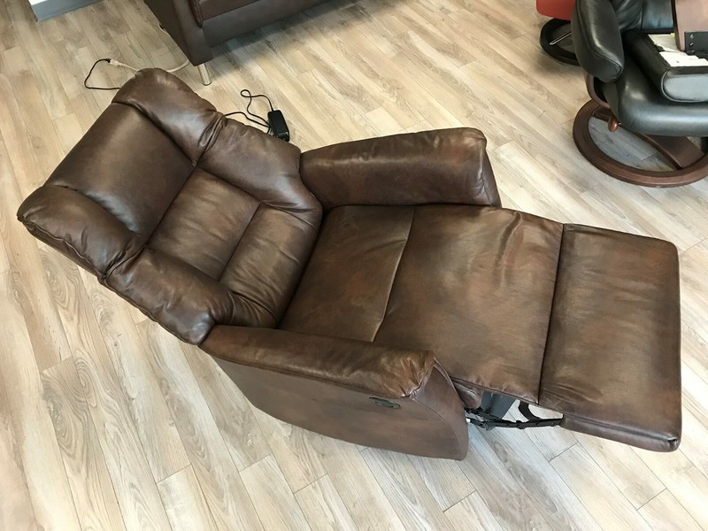 IMG Verona RM295 Medium Power Relaxer Recliner Chair S551 Truffle Leather + USB gallery
