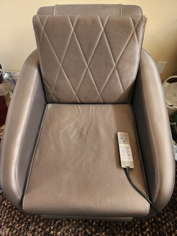 OSIM Ustyle2 Massager Chair - In Excellent Working Condition. gallery