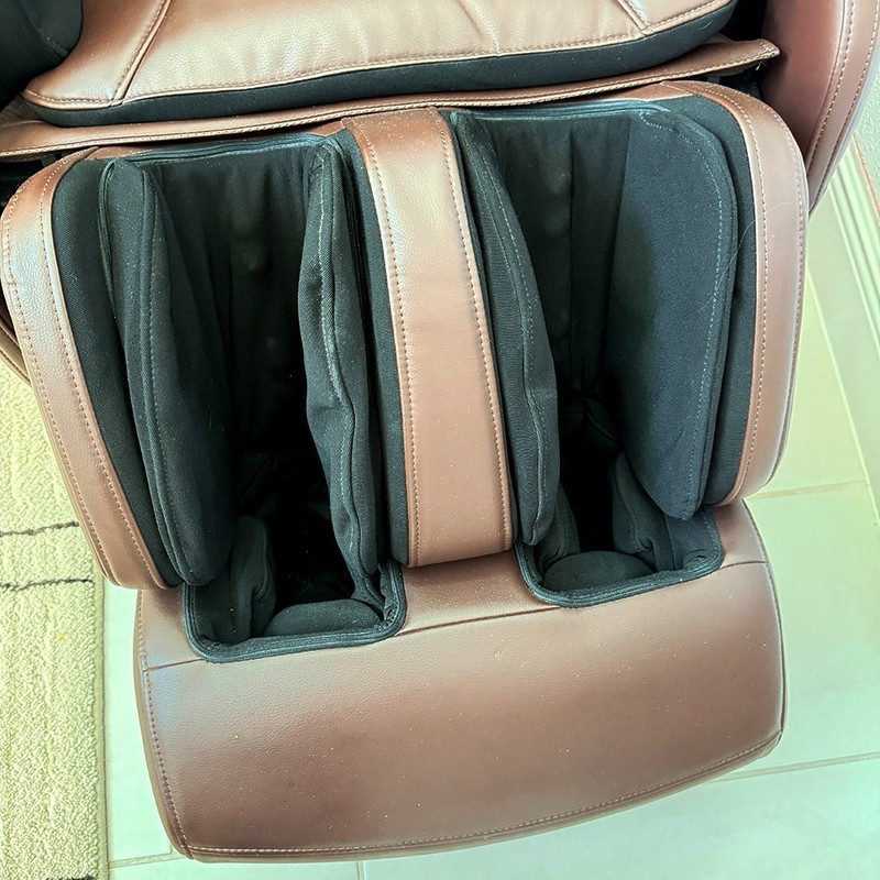FUJUMI Massage Chair Full Body with Heat Model: EP-9000 Retail Price: $13,499 gallery