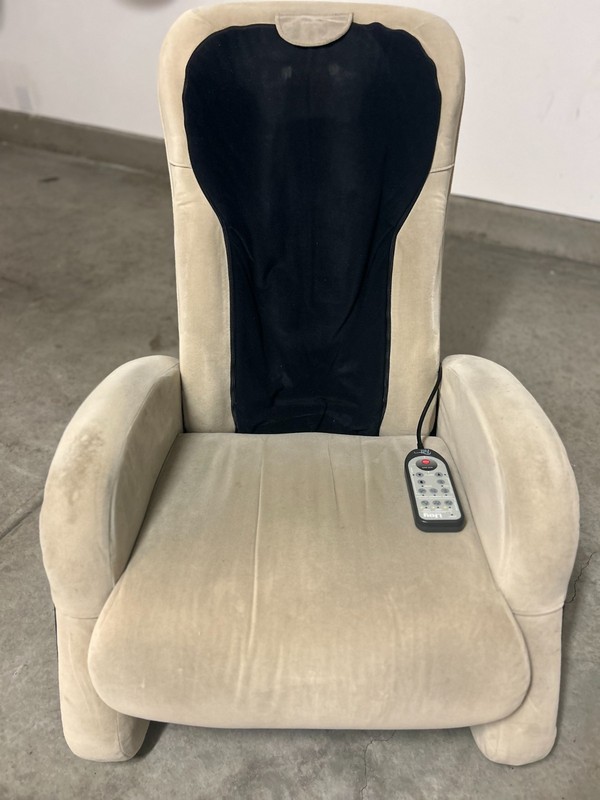 Humman Touch iJoy 100 Message Chair Massaging Recliner Beige Fabric with Manual