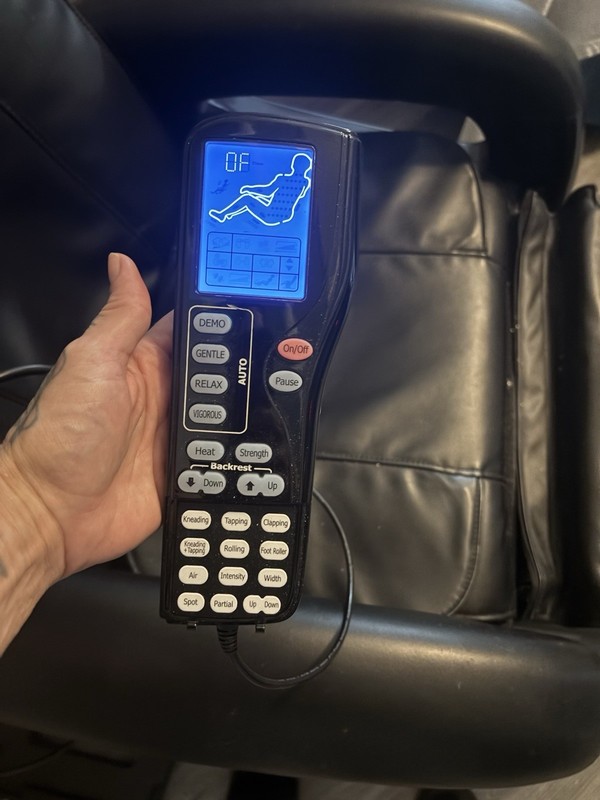 Osaki Black Electric Massage Recliner Heated Kneading Rolling Air + Remote gallery