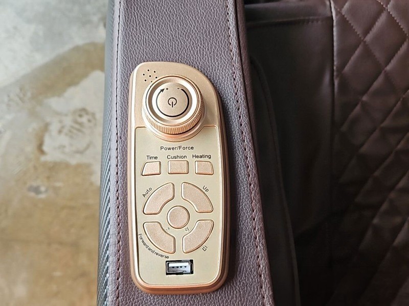 2026 Luxury Leather Zero-Gravity Massage Chair with 20 Modes, Touchscreen gallery