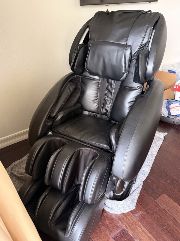 RelaxPro Zero-G Full Body Massage Chair Deep Tissue ELECTRIC - New With Plastic