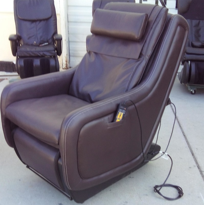 100-ZG40-002 Human Touch ZeroG 4.0 Zero Gravity Immersion Massage Chair Recliner