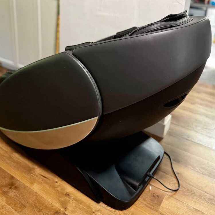 Human Touch Novo XT2 Premium Massage Chair Full Body 3D Zero Gravity Heat Remote gallery