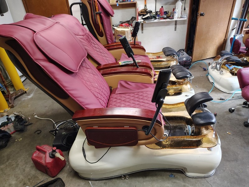 2014 Gulf Stream Jetted Pedicure Massage Chairs gallery