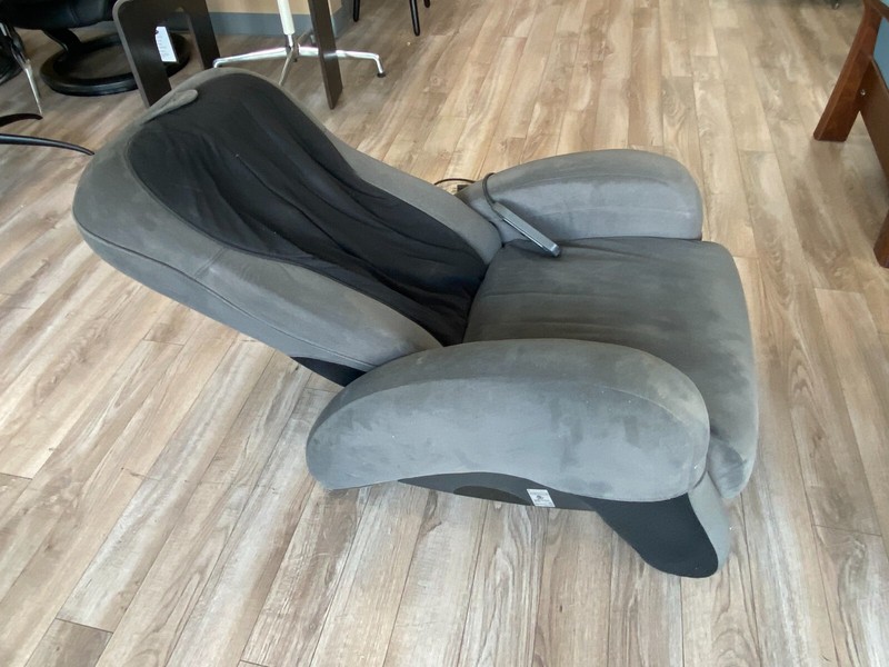 💥 Human Touch iJoy 100 Massage Chair Massaging Recliner - Gray Fabric - BROKEN gallery