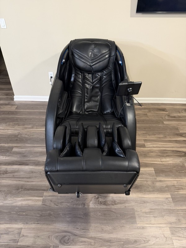 Brookstone BK-650 Zero Gravity Electric Massage Recliner, Black gallery