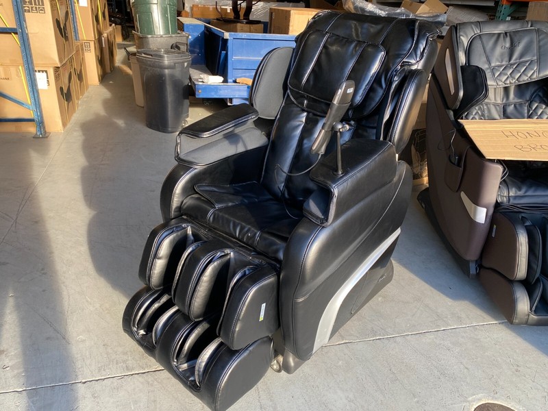 Osaki Titan TI-7700 Massage Chair Recliner in Black gallery