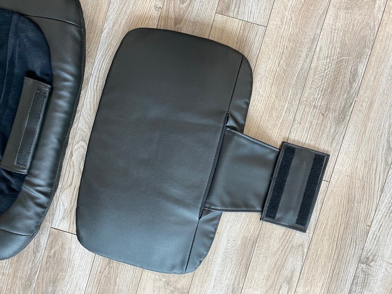 💥 Human Touch HTT-10i HT-130 Massage Chair Recliner Black Leather Cushions only gallery