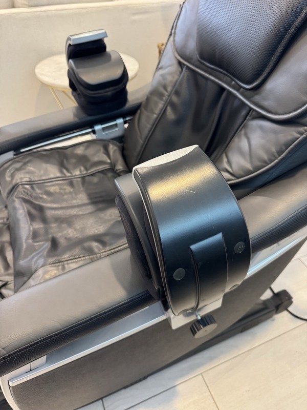 Inada D.5 Massage Chair - Professional Japanese Shiatsu Therapy gallery