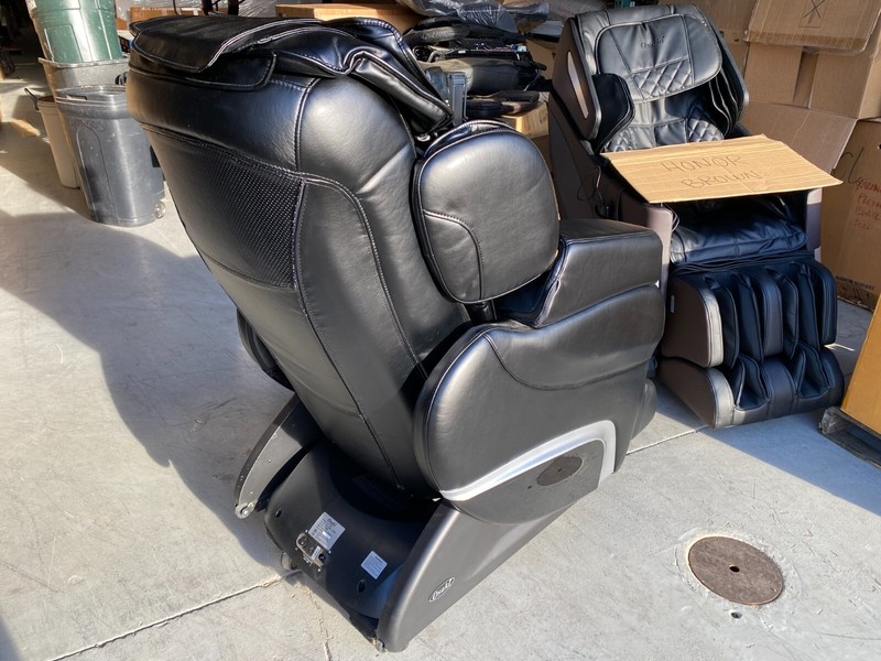 Osaki Titan TI-7700 Massage Chair Recliner in Black gallery
