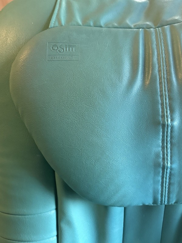 OSIM Green Massage Recliner Chair w/ Kneading Rolling Tapping Vibration Timer gallery