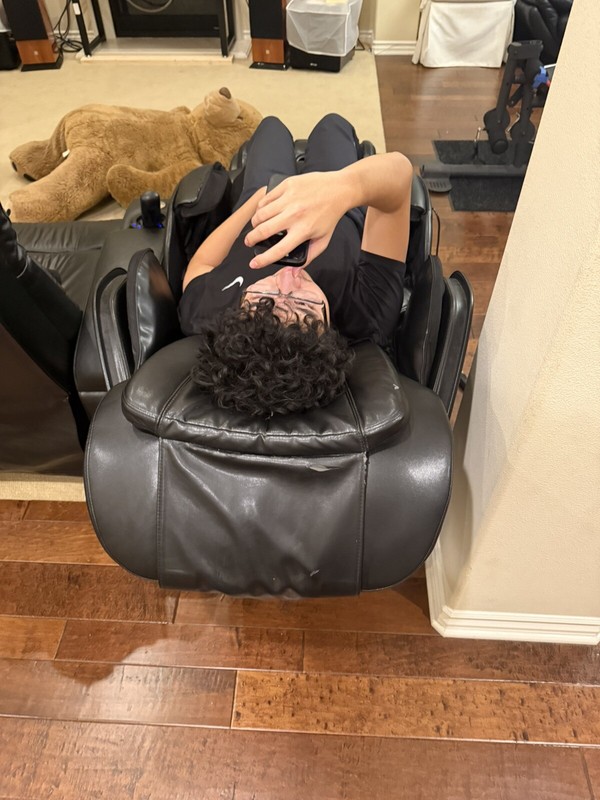 Full Body Massage Chair - Good Condition gallery