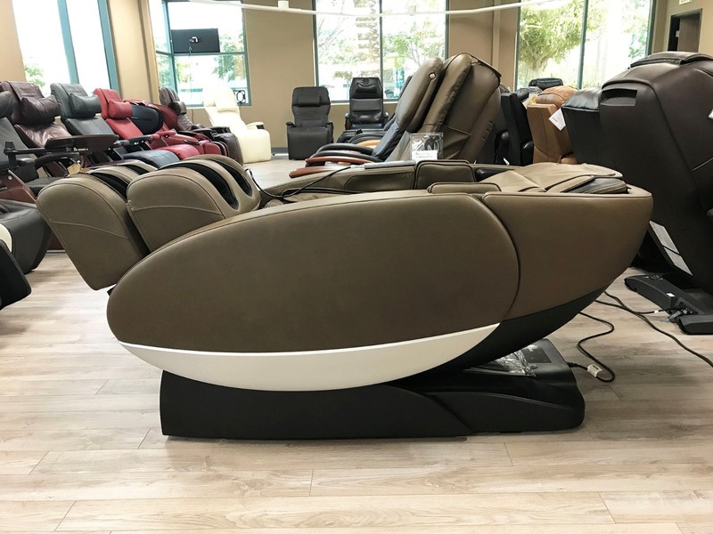 Espresso Human Touch Novo XT Premium Zero Gravity Massage Chair Recliner Heat