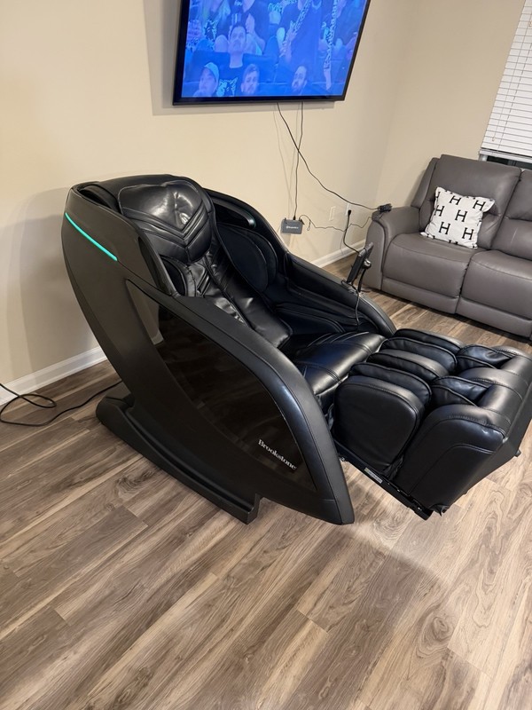 Brookstone BK-650 Zero Gravity Electric Massage Recliner, Black gallery
