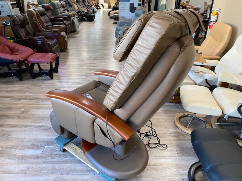 💥 Human Touch HT-136 Massage Chair Massaging Recliner - Cashew Leather Pad Set gallery