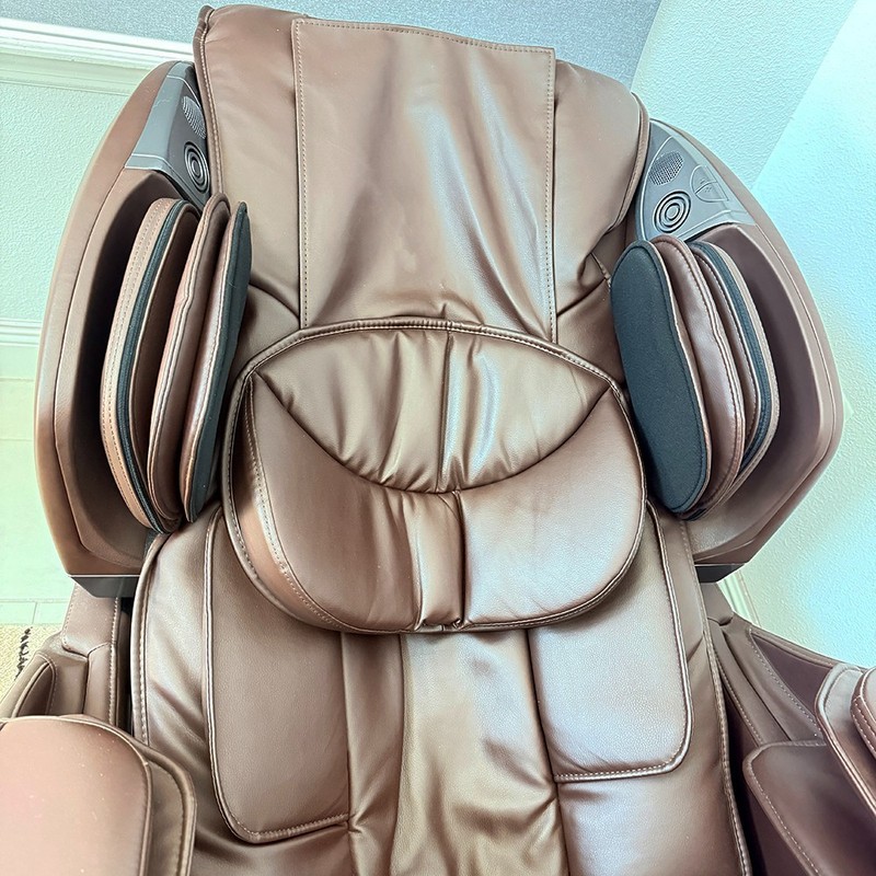 FUJUMI Massage Chair Full Body with Heat Model: EP-9000 Retail Price: $13,499 gallery
