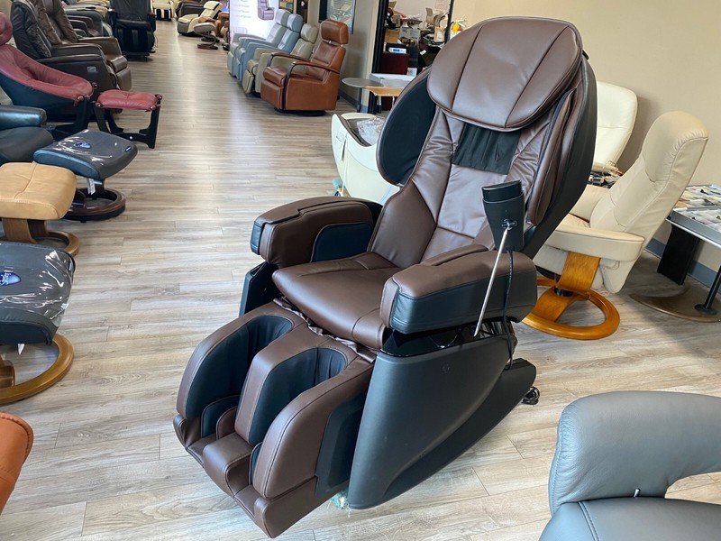 Synca Wellness JP1100 4D Ultra Premium Massage Chair Recliner Made in Japan Brwn gallery