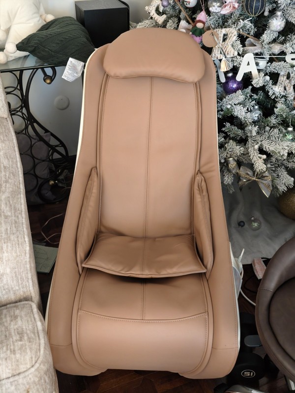 Synca Wellness CirC heated massage chair gallery