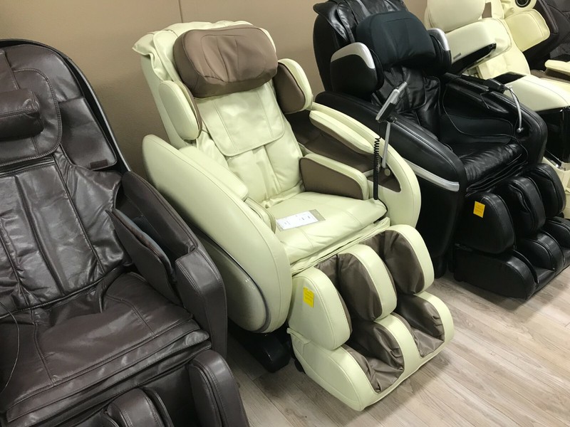 Osaki OS-4000 Cream Zero Gravity Massage Chair Recliner - Refurbished gallery