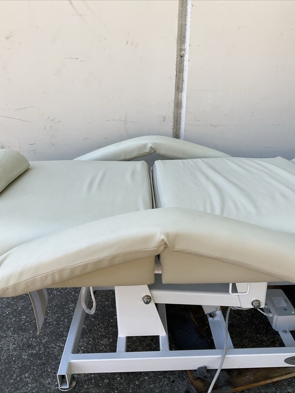 Comfort Soul Massage Treatment Tatoo Electric Adjustable Chair - Used Working gallery