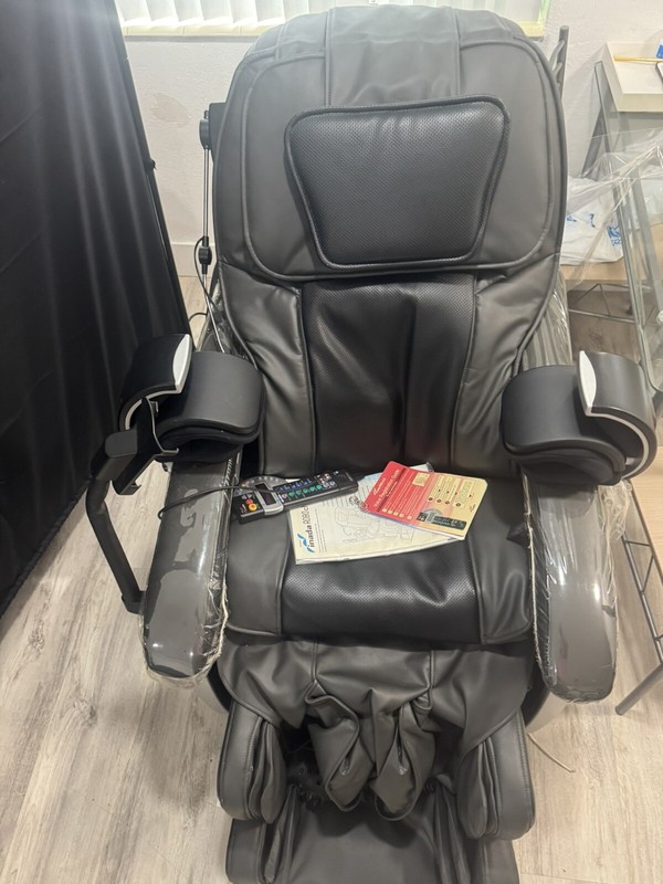 Inada Robo Massage Chair HCP-D5A gallery