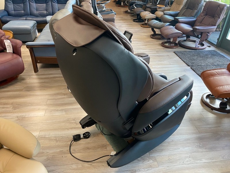 Synca Wellness JP1100 4D Ultra Premium Massage Chair Recliner Made in Japan Brwn gallery