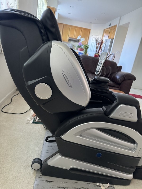 Fujiiryoki CYBER-RELAX SKS-1850 Massage Chair Made In Japan $̶2̶5̶0̶0̶ gallery
