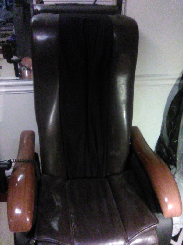 FUJIKURA 1000 MASSAGE CHAIR gallery