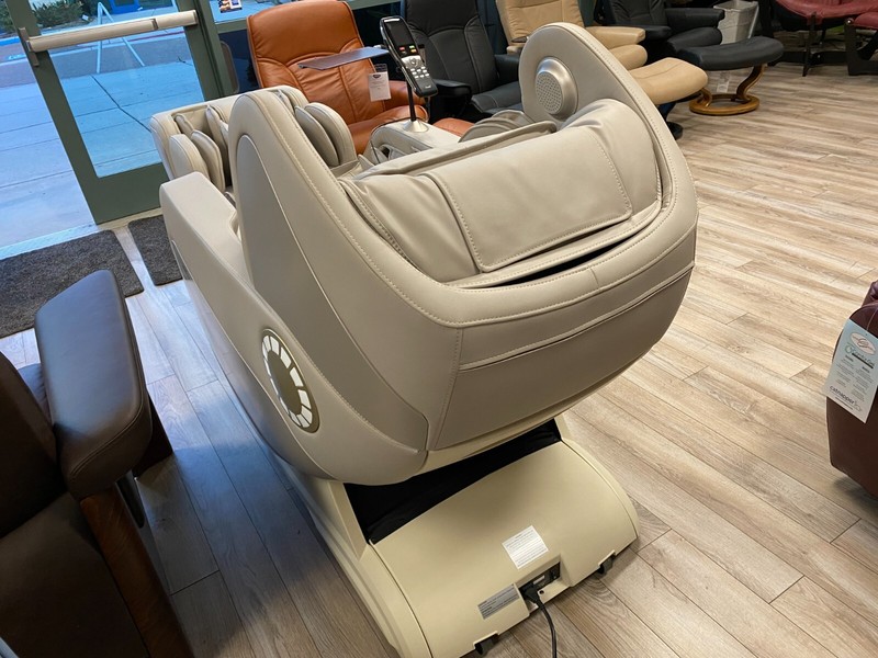 Osaki Hiro L-Track Heated Zero-G Bluetooth USB Charger 3D Massage Chair Taupe #3 gallery