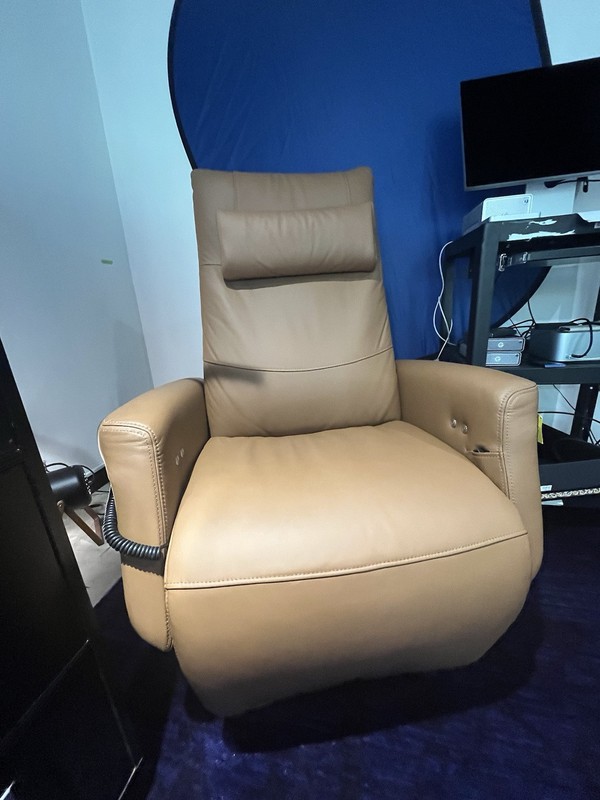 Human Touch CIRCA Zero Gravity Massage Chair Swivel Recliner (w/ heat + air)