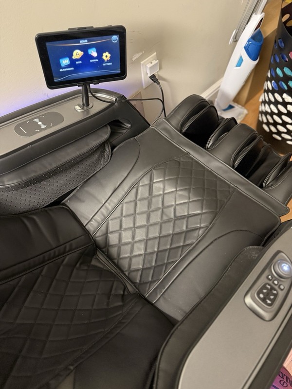 Titan TP-Epic 4D Electric Massage Chair Recliner w/ Screen & Manual Black gallery