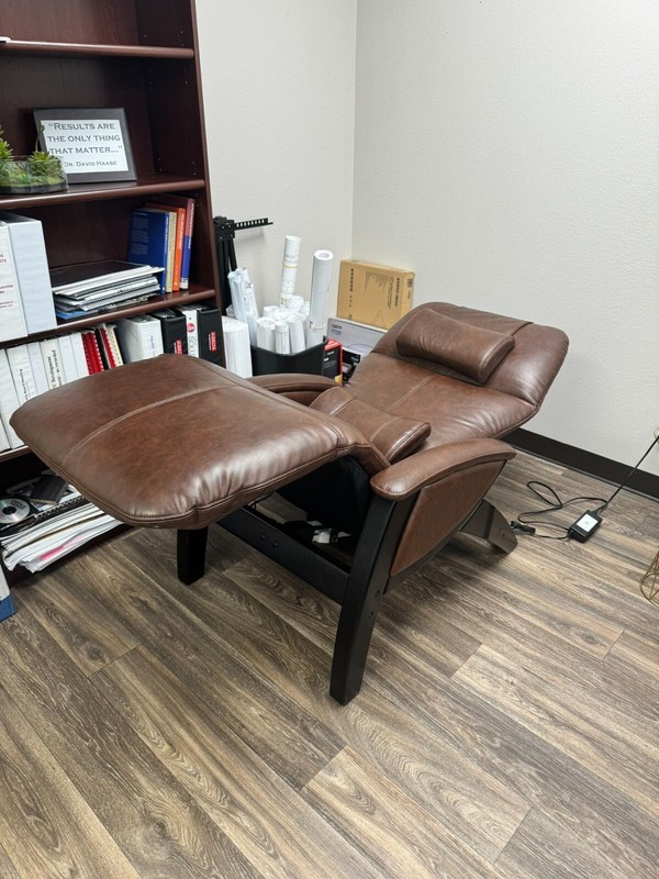 Chestnut Svago ZGR Plus Power Zero Anti Gravity Recliner Chair- lightly used