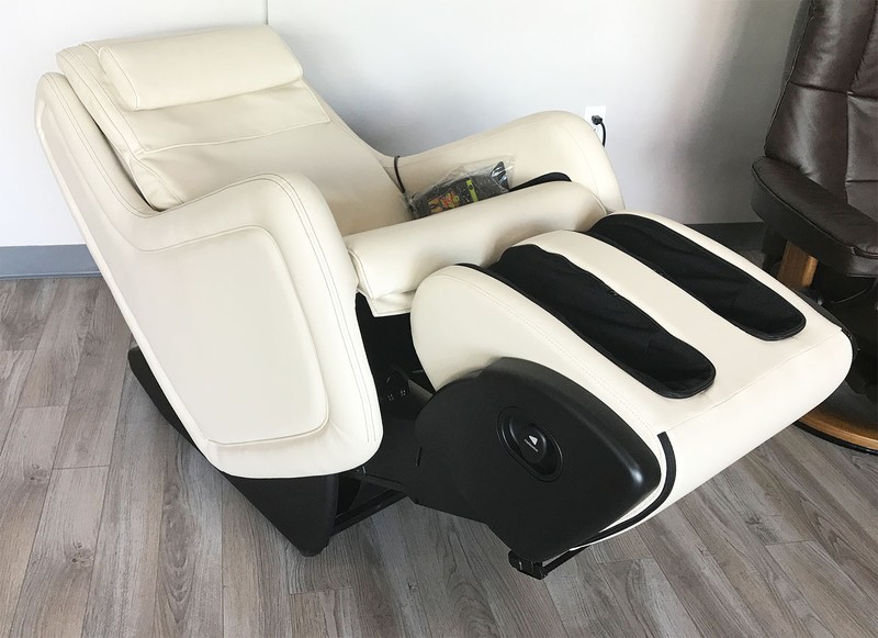 100-ZG40-003 Human Touch ZeroG 4.0 Zero Gravity Immersion Massage Chair Recliner