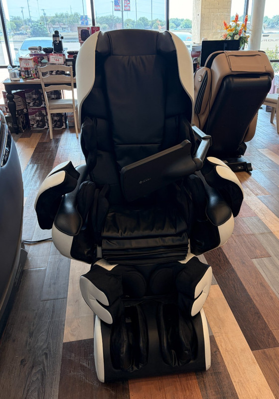 Inada Therapina Robo Massage Chair - Made in Japan gallery