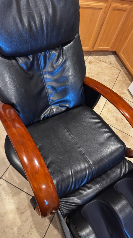 High-quality HTT (Human Touch Technology) massage chair gallery
