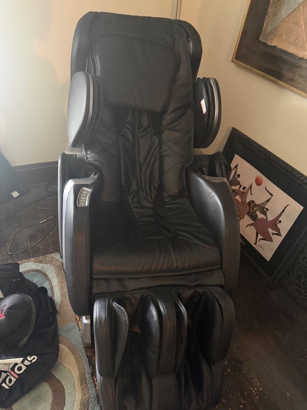 TITAN Luxe™ 3D Massage Chair: Zero-G/SL‑Track, Calf/Lumbar Heat, Voice Control