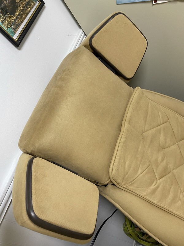 80's Get-a-way reclining chair: computerized massage chair w/ stereo system gallery