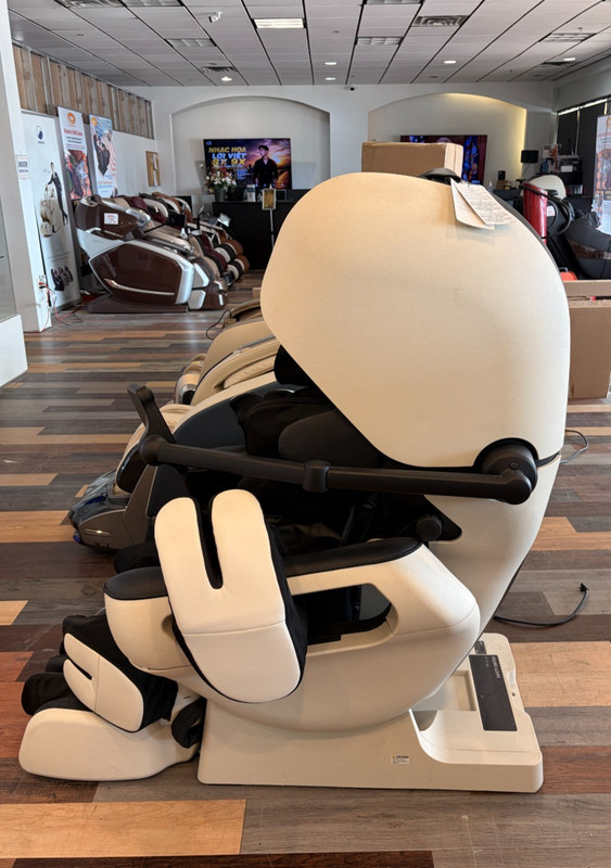 Inada Therapina Robo Massage Chair - Made in Japan gallery